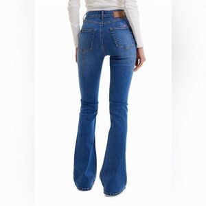 🔥Desigual Flared jeans sz 6 New super stretch